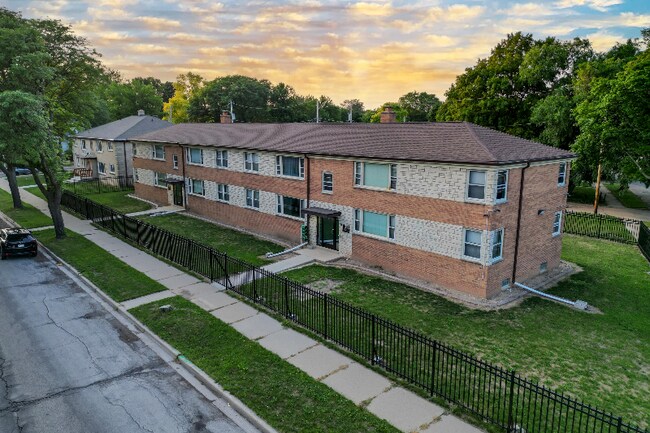 Photo - 7816 W Lisbon Ave Unidad 2