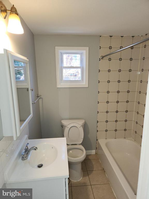 Photo - 5025 Penn St