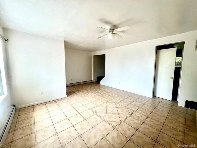 Photo - 92 Sheffield Dr