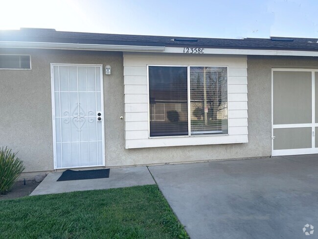 Building Photo - Newly Remodeled 2 bed 1 bath Rental