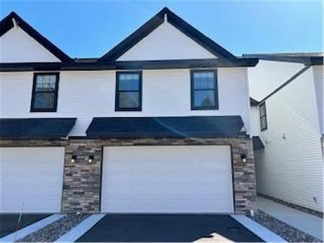 Photo - 3411 Douglas Dr N