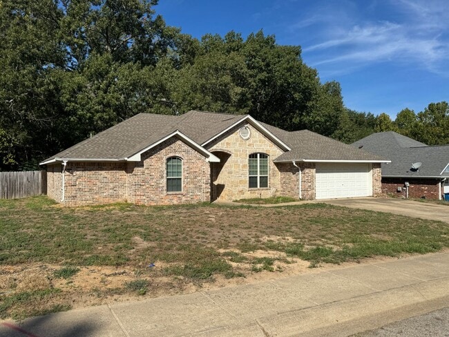 320 Rita Dr