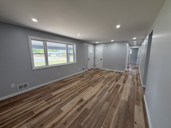 Photo - 123 Cattaragus Dr