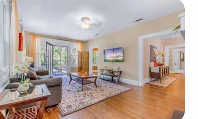 Photo - 4301 Vandelia St
