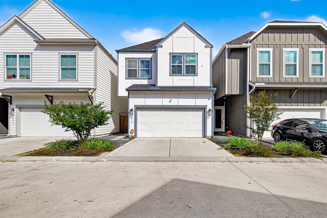 Photo - 8410 Berry Brush Ln