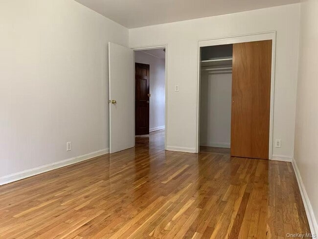 Photo - 32-39-39 55th St