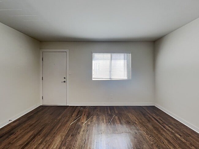Photo - 880 N Highland Ave NE