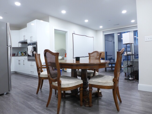 Photo - 19 Saint Cyprians Pl