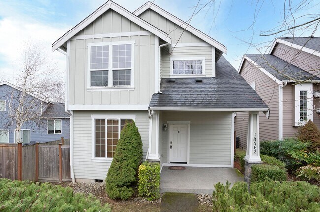 Modern 4 Bedroom, 2.5 Bath Home In Silver ... - Modern 4 Bedroom, 2.5 Bath Home In Silver ...