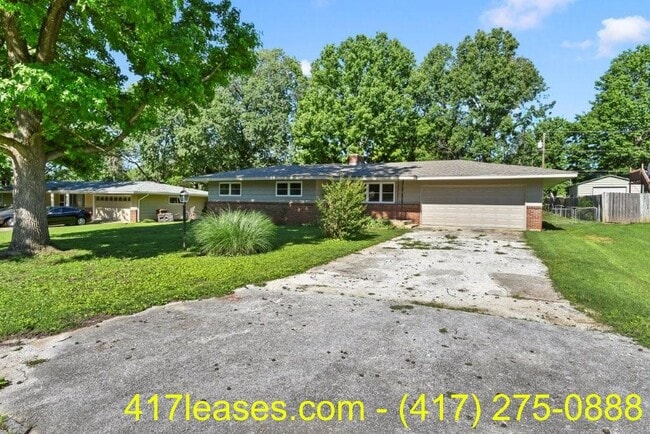 Photo - 203 S White Oak Ave