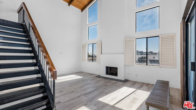 Photo - 1505 Purdue Ave Unidad 304