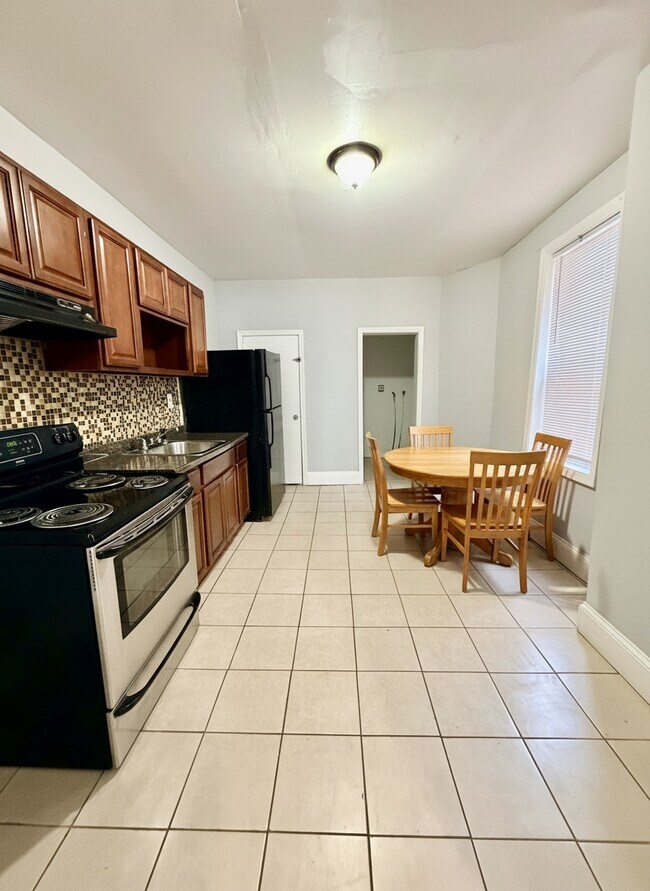 Photo - 426 N Salford St