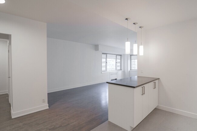 Photo - 3495 Rue de la Montagne Unit 606