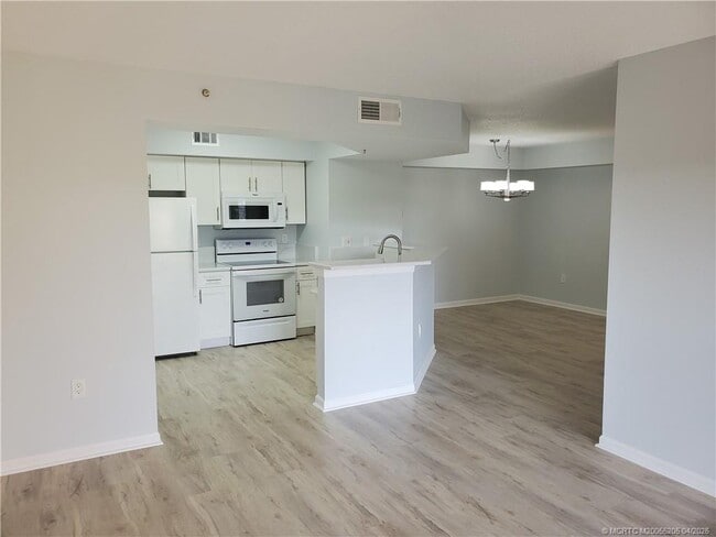 Photo - 3617 NW Adriatic Ln