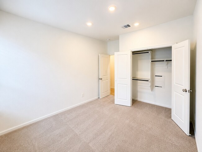 Photo - 15520 Maple