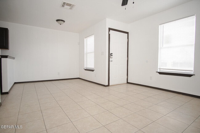 Photo - 8489 Roseway Dr