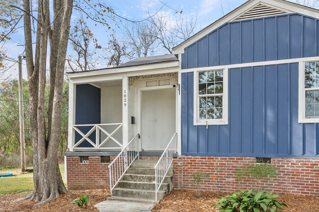 Building Photo - 1029 Quinn St