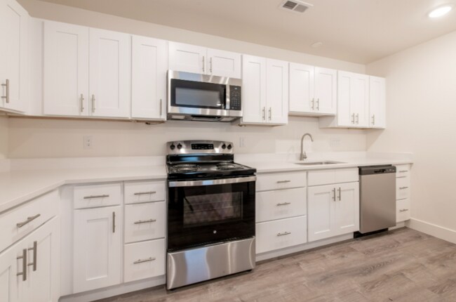 Photo - 911 S Main St Apartamento Unidad 301BED2