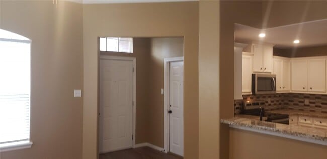 Photo - 222 Canterbury Dr