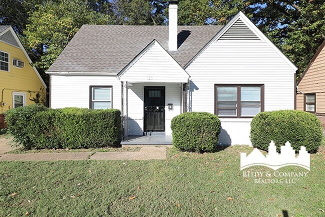 Building Photo - Gorgeous Two-Story White House with Bonus Room