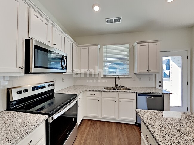 Photo - 207 Stowe Rd