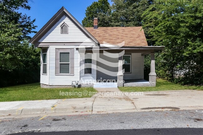 Building Photo - 814 S Elm St
