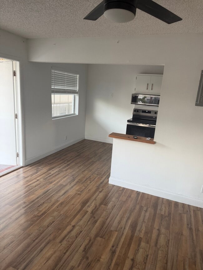 Photo - 2829 Van Buren St