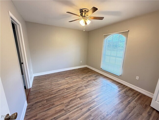 Photo - 629 Dauphine Ave S