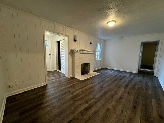 Photo - 185 Springtree Rd