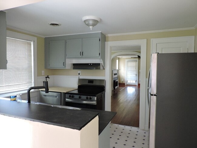 Photo - Call Linda 804-642-2106 or linda@vacosold.com
