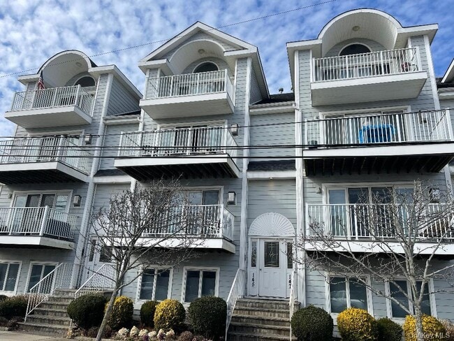 Building Photo - 145 Monroe Blvd Rental