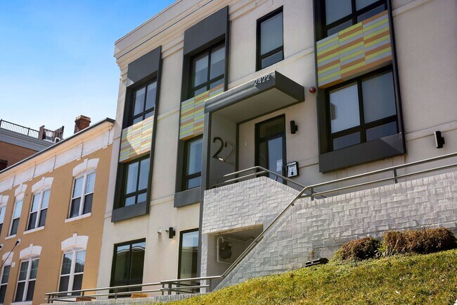 Building Photo - Bright SW Waterfront Condo with Parking Included – Prime DC Location Unit 106