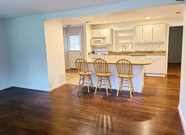 Photo - 320 Treva Rd