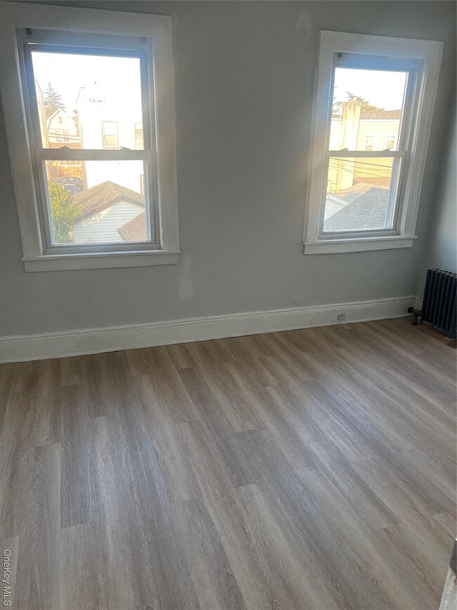 Building Photo - 90-23 186th St Rental