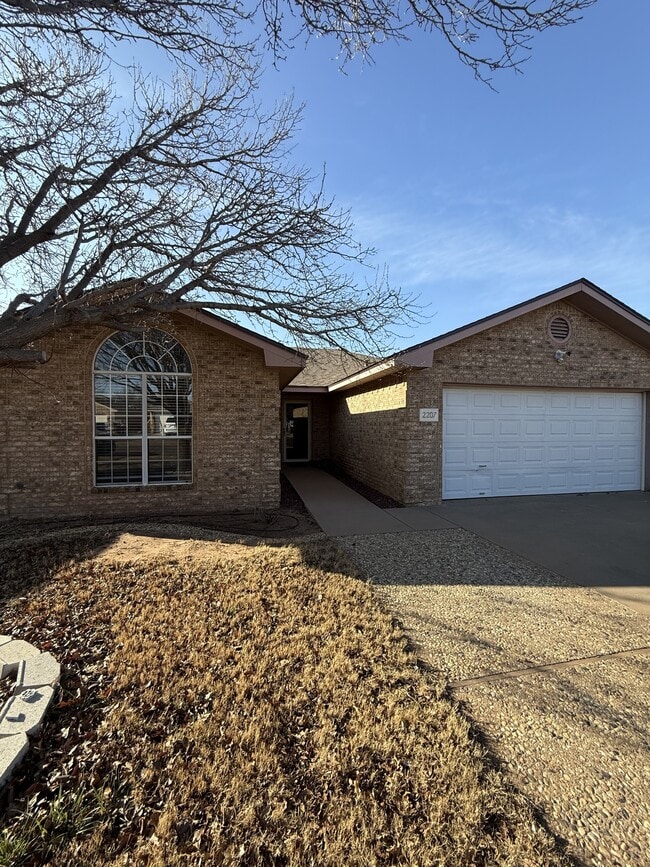 Photo - 2207 93rd St