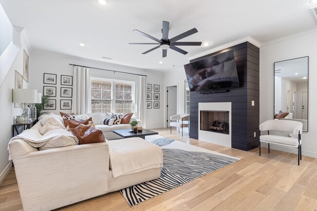 Photo - 1410 Park St