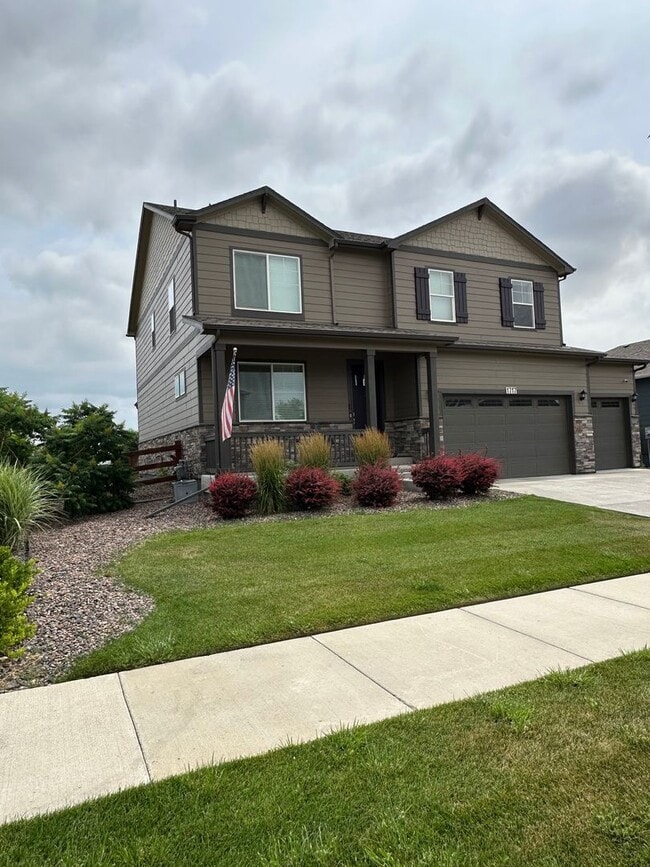 Building Photo - Gorgeous 5 Bed, 3 Bath House Raindance Com...