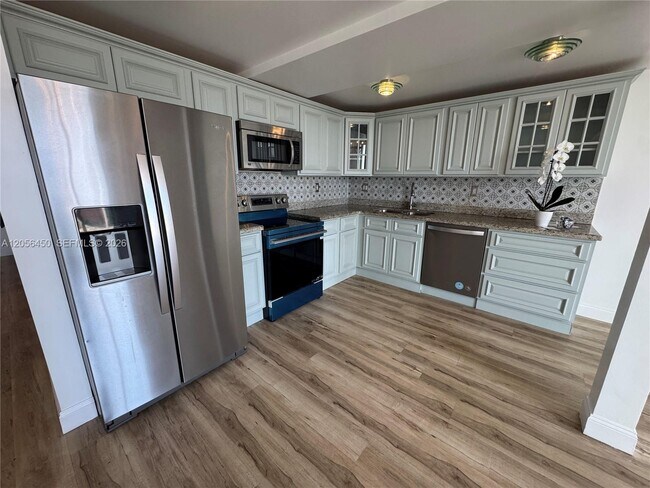 Photo - 3000 NE 188th St Unit 707