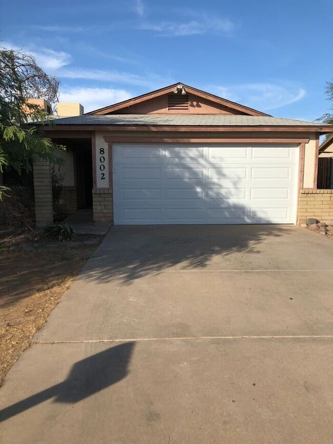 COMING SOON! Spacious 3 Bed 1 Bath Home in... - COMING SOON! Spacious 3 Bed 1 Bath Home in...