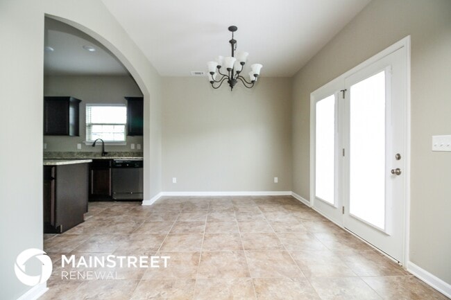 Photo - 160 Lyndhurst Dr