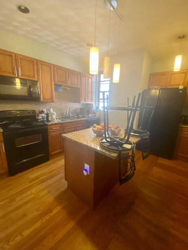 Photo - 184 St Paul St Unidad 2