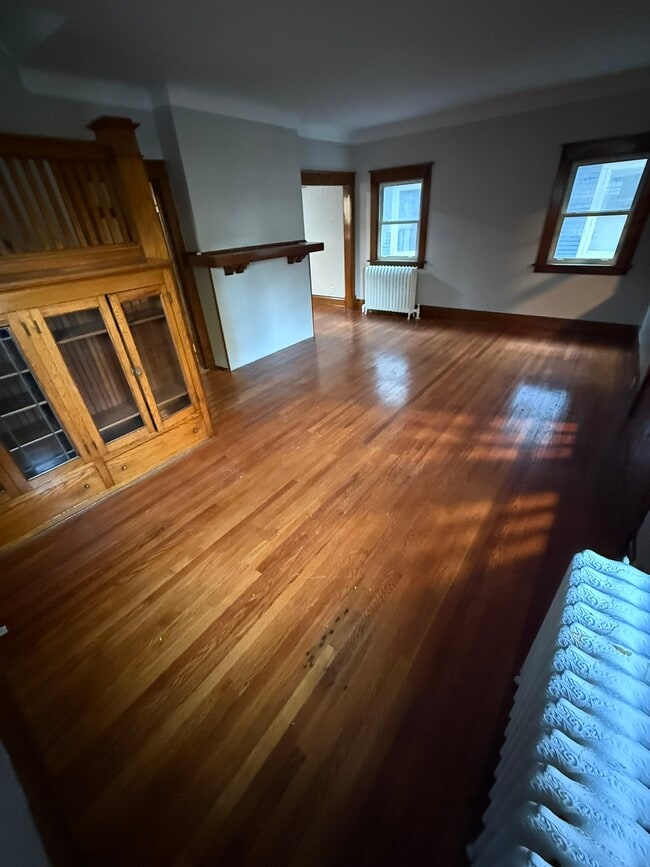 Photo - 405 Islington St