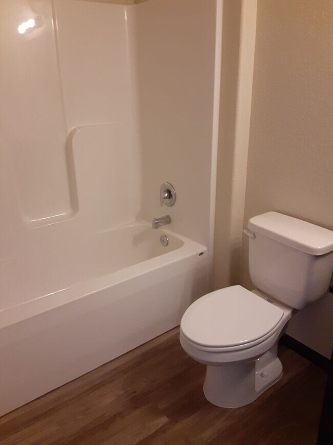 Photo - Modern Comfort: Discover Our 2-Bedroom 2-Bath Apartment Gem Unit Fox Run Apartments -581 #12