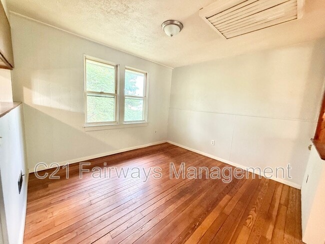 Photo - 341 Ohio Ave