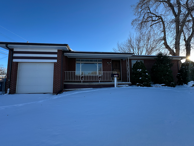 Single Family House in Lakewood - Single Family House in Lakewood