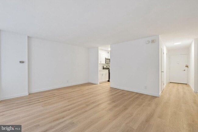 Building Photo - 224 W Rittenhouse Square Unit 802