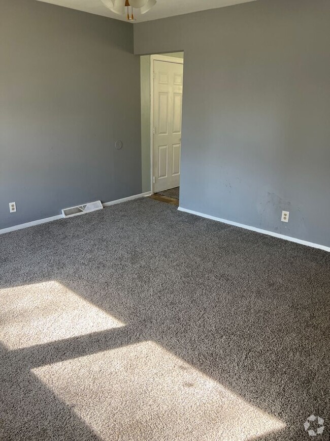 Building Photo - 226 Clara Ave Rental