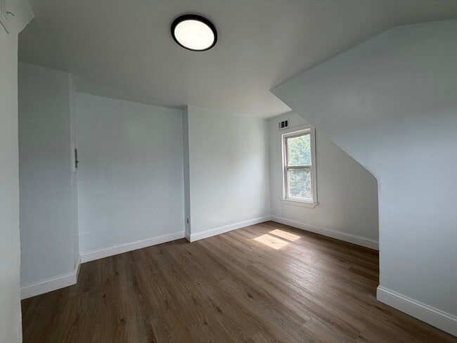 3886-3888-3888 Washington St