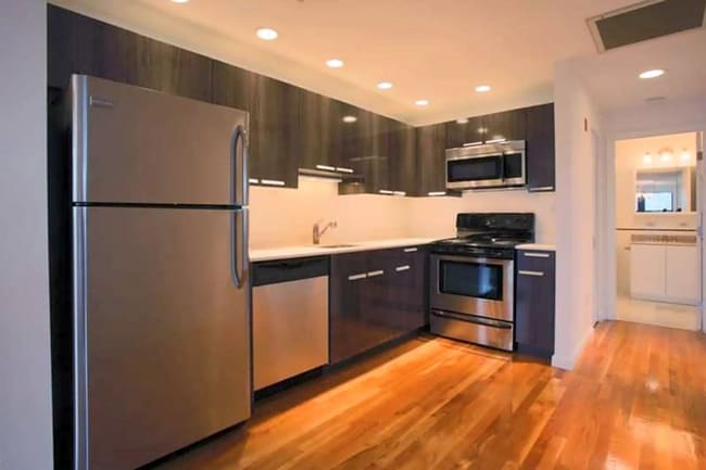 Building Photo - 107 Queensberry St Unit C