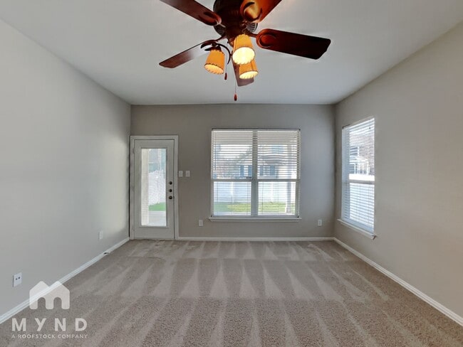 Photo - 1039 Providence Blvd